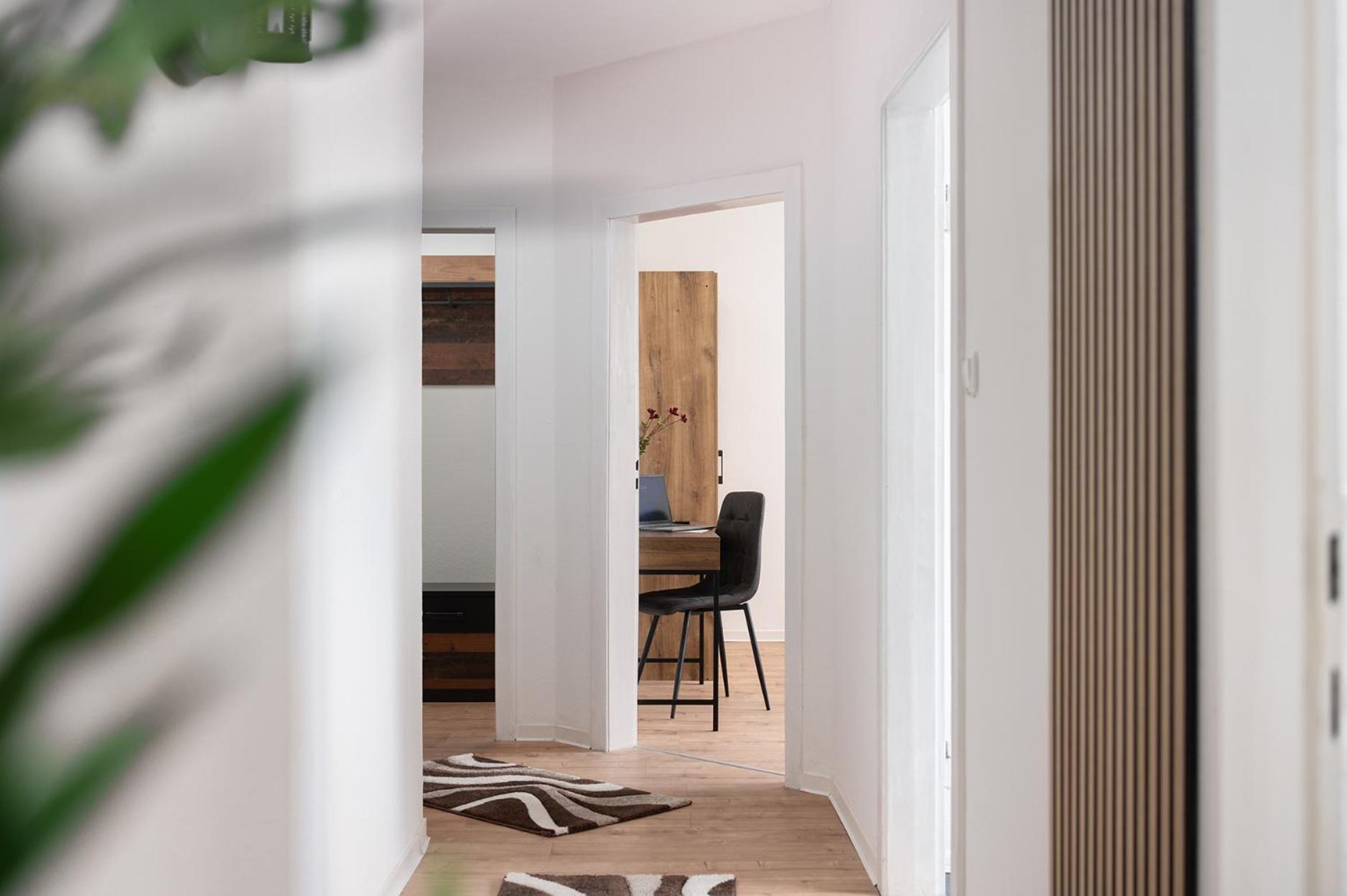 1-4 Gaeste Wohnung W-Lan, Netflix, Amazon, Parken, Arbeitsplatz, 24H Check In ,Vollausgestattet Kueche, Handtuecher Seife U,V,M Fuer Geschaeftsreisende, Paare, Familien , داتلن المظهر الخارجي الصورة