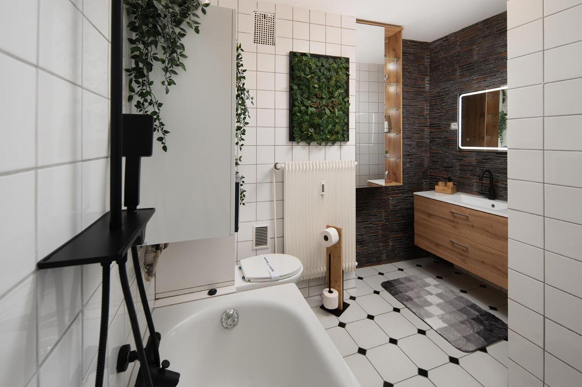 1-4 Gaeste Wohnung W-Lan, Netflix, Amazon, Parken, Arbeitsplatz, 24H Check In ,Vollausgestattet Kueche, Handtuecher Seife U,V,M Fuer Geschaeftsreisende, Paare, Familien , داتلن المظهر الخارجي الصورة